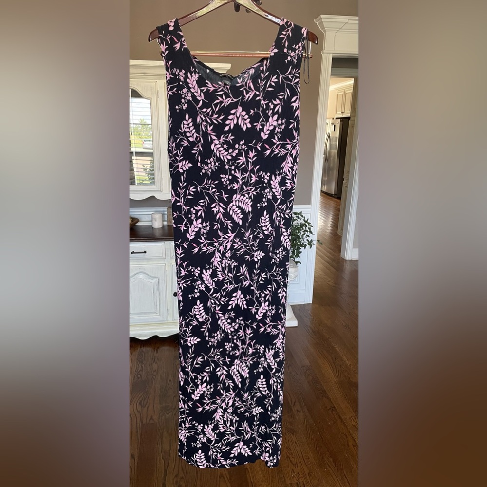 T & Company Dress Women’s Size 26 Sleeveless Long Black Pink Great Condition!